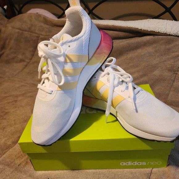 Adidas Neo Womens Size 8.5 NIB - Picture 3 of 4
